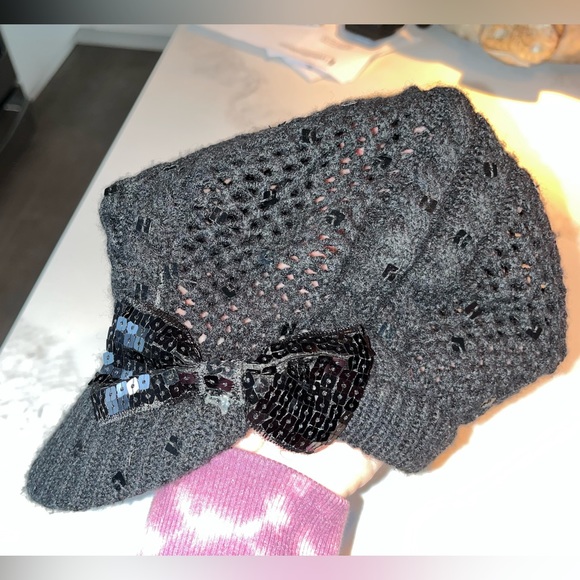 Fabulous black crocheted cap.  Sparkly bow on side. Justice one size fits all. - Picture 4 of 7